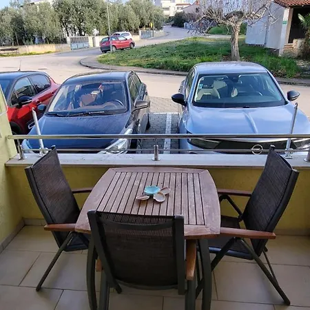 Lumare Apartman Póla