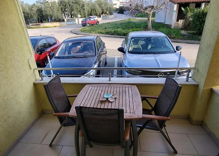 Lumare Apartman Póla